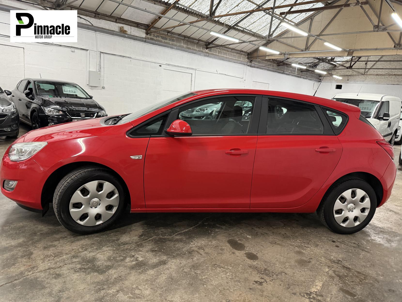 Vauxhall Astra 1.4 16v Exclusiv Hatchback 5dr Petrol Manual Euro 5 (87 ps)
