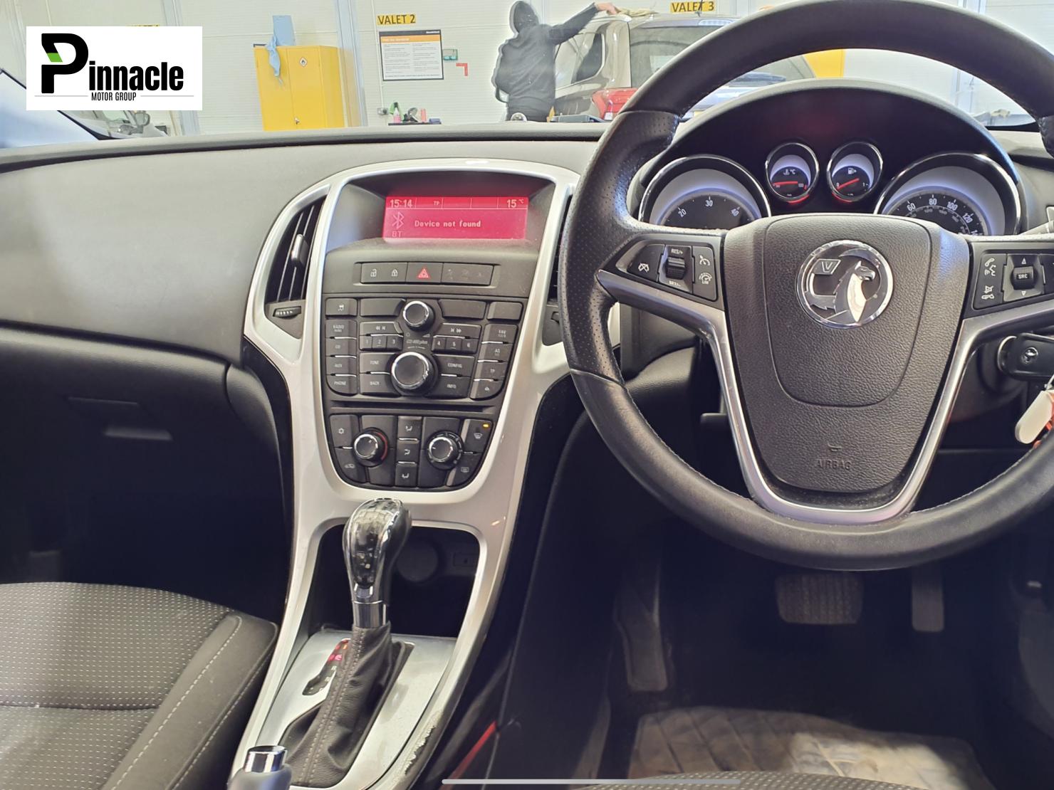 Vauxhall Astra 2.0 CDTi SRi Hatchback 5dr Diesel Auto Euro 5 (165 ps)