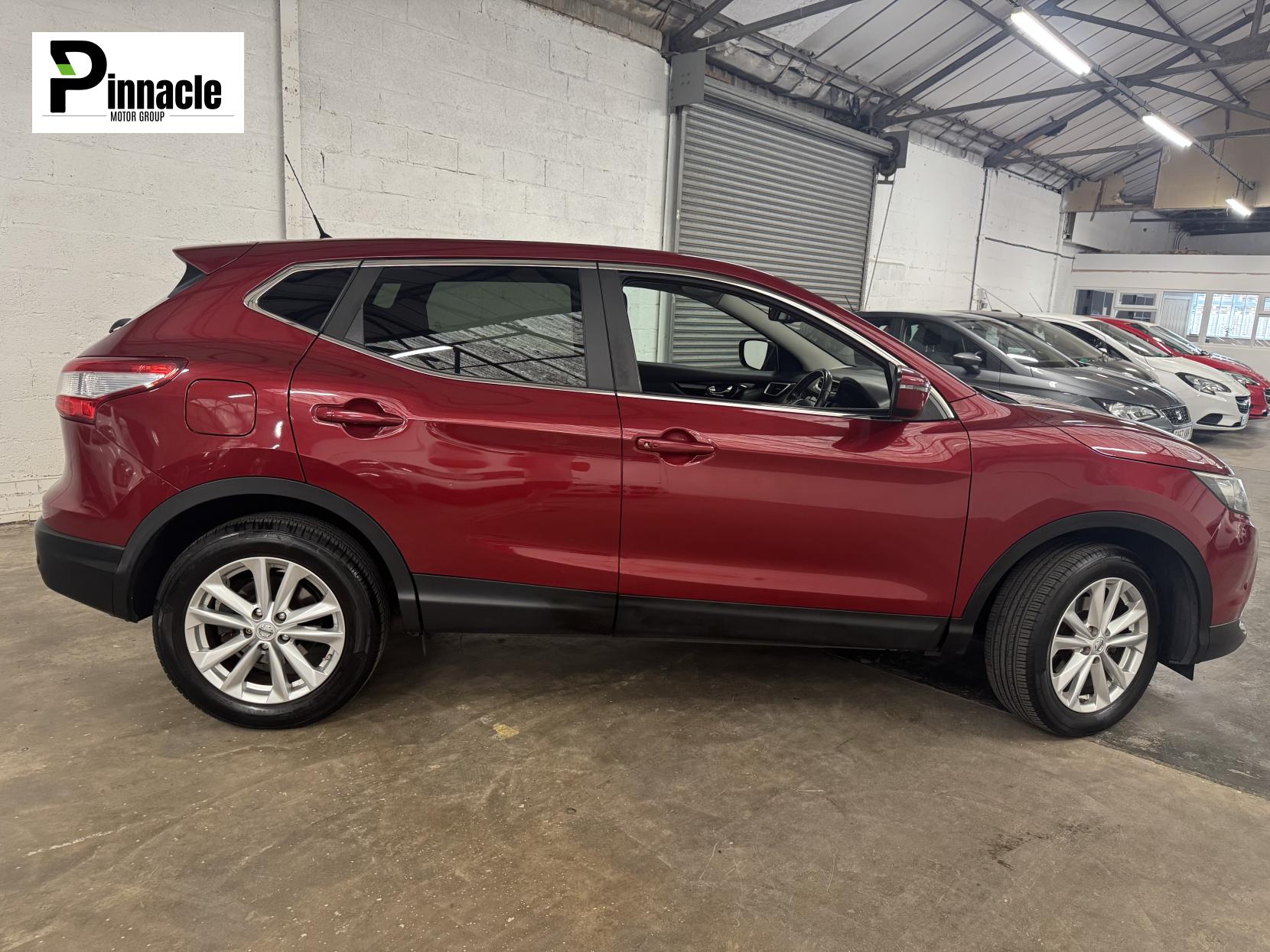 Nissan Qashqai 1.2 DIG-T Acenta Premium SUV 5dr Petrol Manual 2WD Euro 5 (s/s) (115 ps)