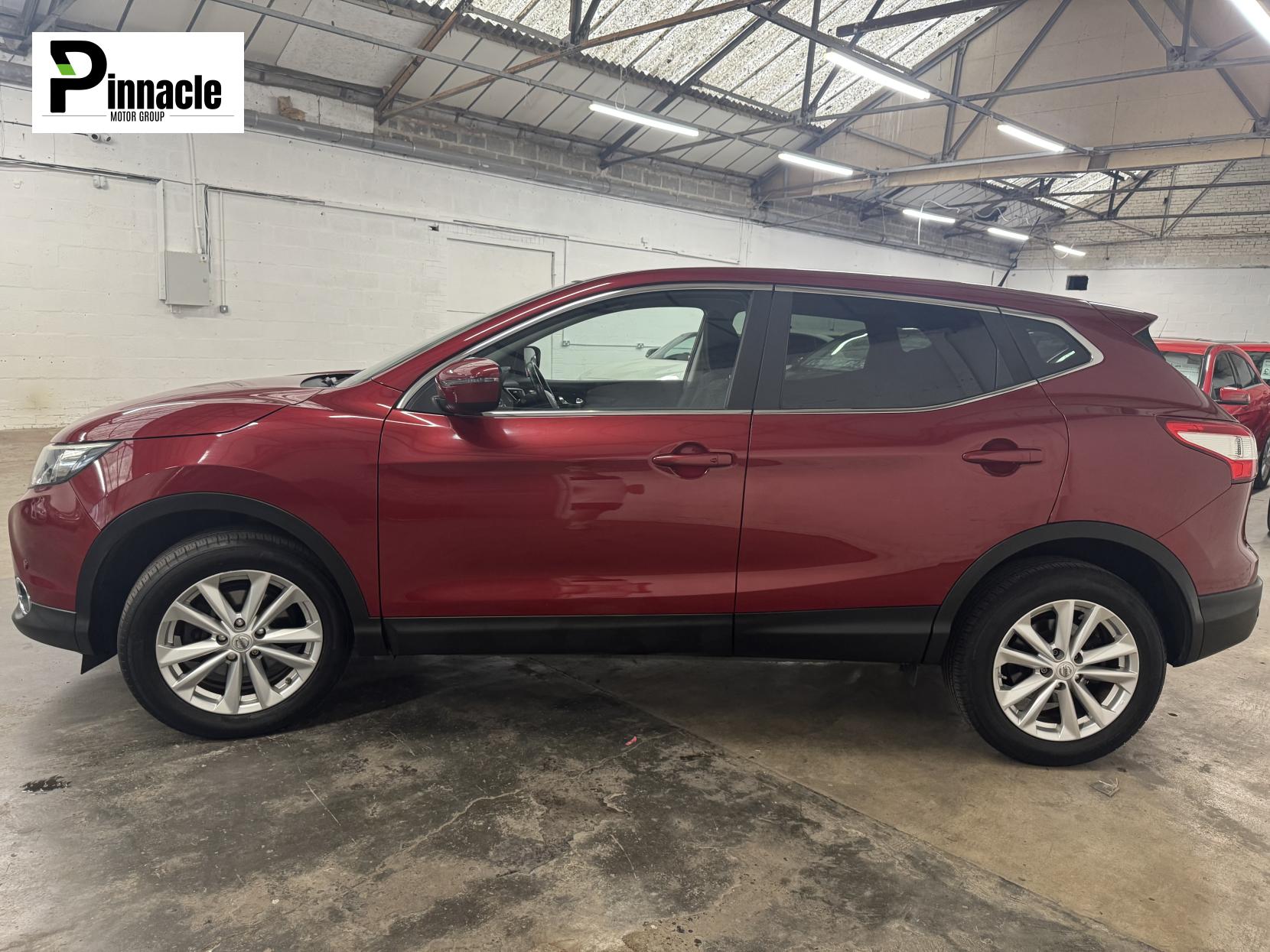 Nissan Qashqai 1.2 DIG-T Acenta Premium SUV 5dr Petrol Manual 2WD Euro 5 (s/s) (115 ps)