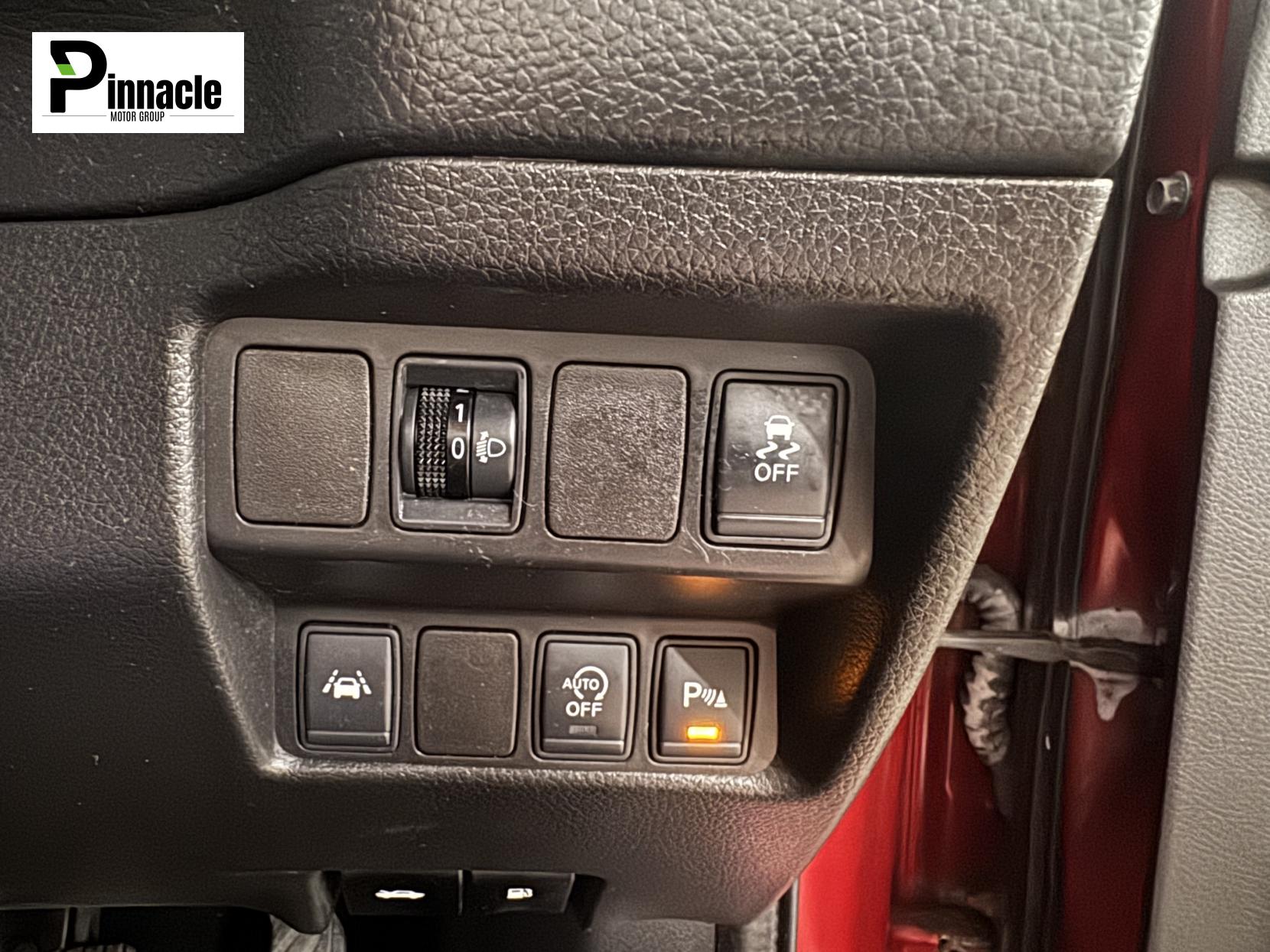 Nissan Qashqai 1.2 DIG-T Acenta Premium SUV 5dr Petrol Manual 2WD Euro 5 (s/s) (115 ps)