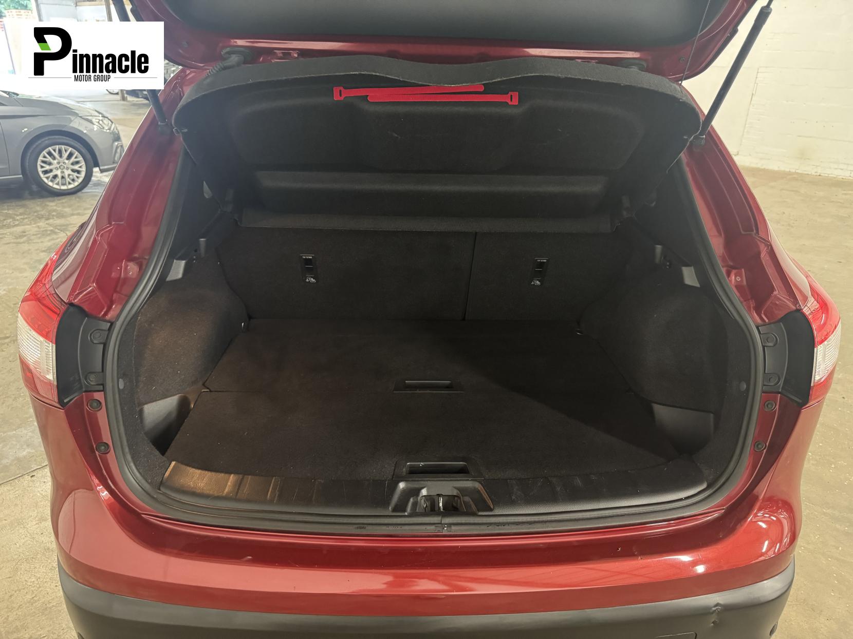 Nissan Qashqai 1.2 DIG-T Acenta Premium SUV 5dr Petrol Manual 2WD Euro 5 (s/s) (115 ps)