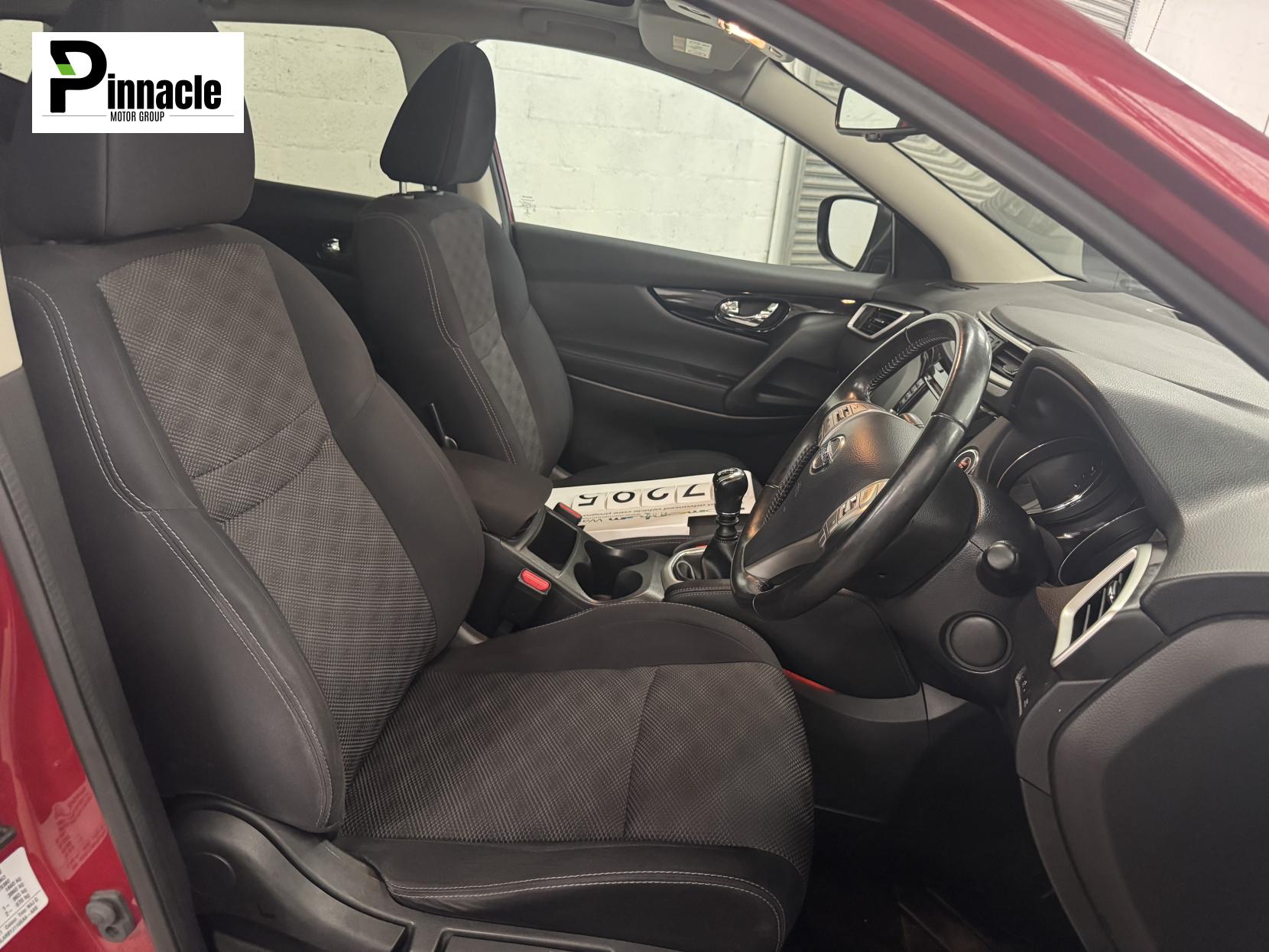 Nissan Qashqai 1.2 DIG-T Acenta Premium SUV 5dr Petrol Manual 2WD Euro 5 (s/s) (115 ps)