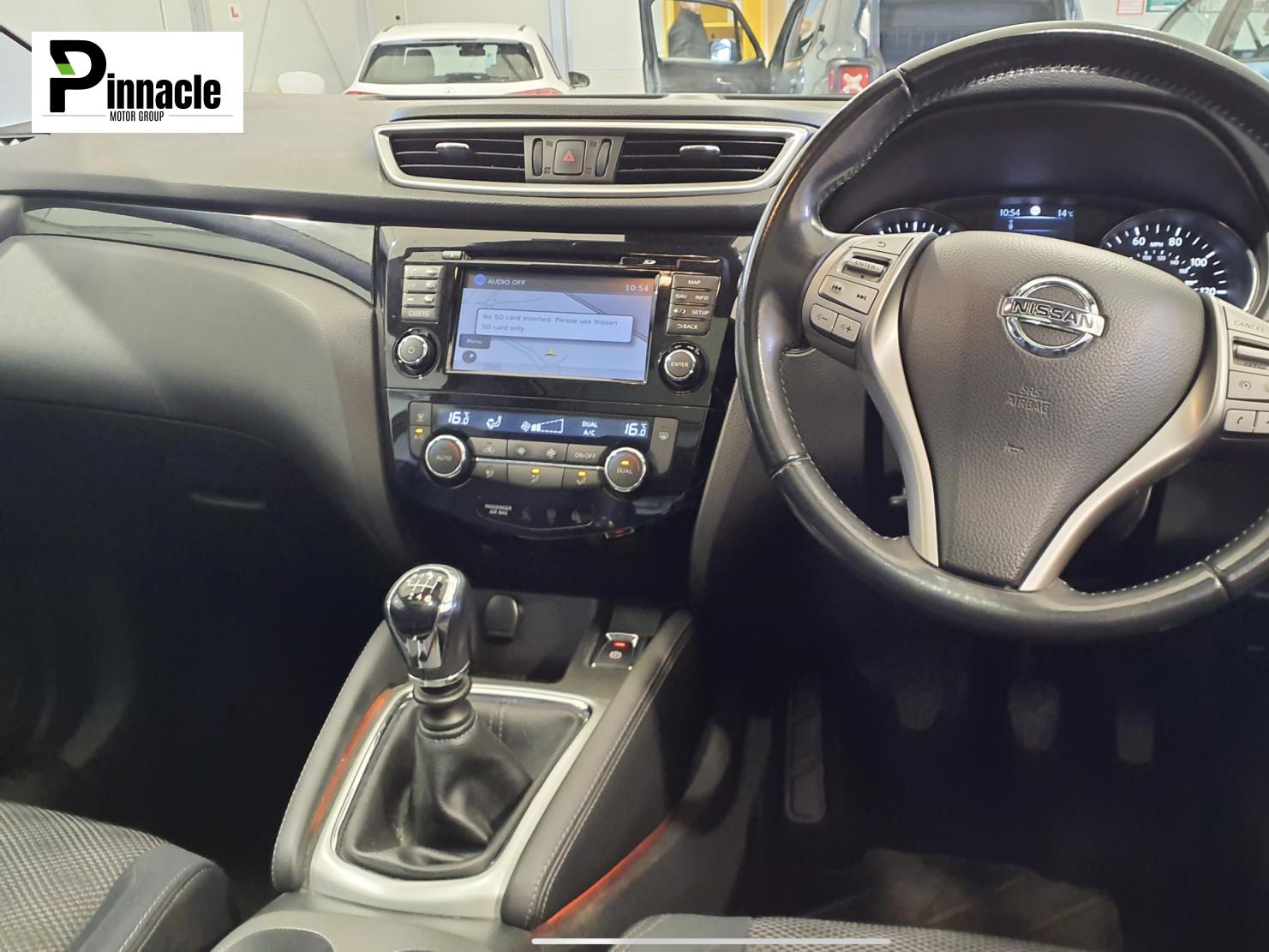 Nissan Qashqai 1.2 DIG-T Acenta Premium SUV 5dr Petrol Manual 2WD Euro 5 (s/s) (115 ps)