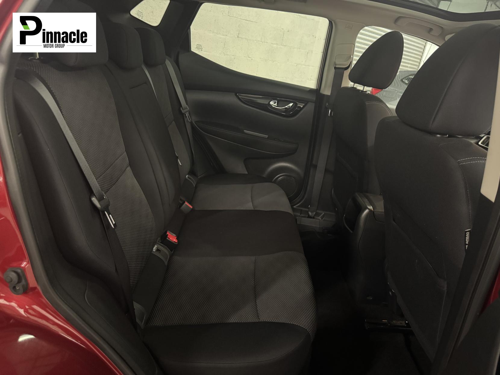 Nissan Qashqai 1.2 DIG-T Acenta Premium SUV 5dr Petrol Manual 2WD Euro 5 (s/s) (115 ps)