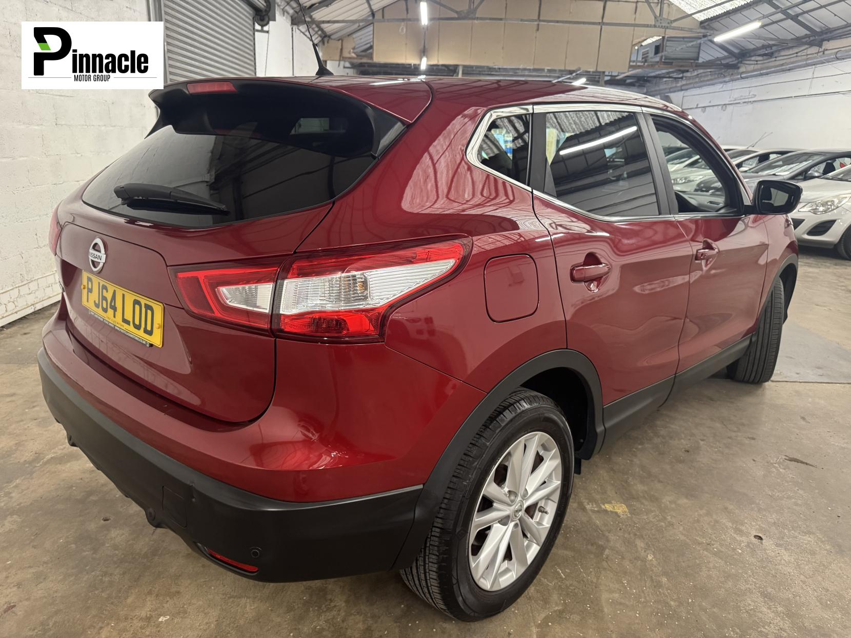 Nissan Qashqai 1.2 DIG-T Acenta Premium SUV 5dr Petrol Manual 2WD Euro 5 (s/s) (115 ps)