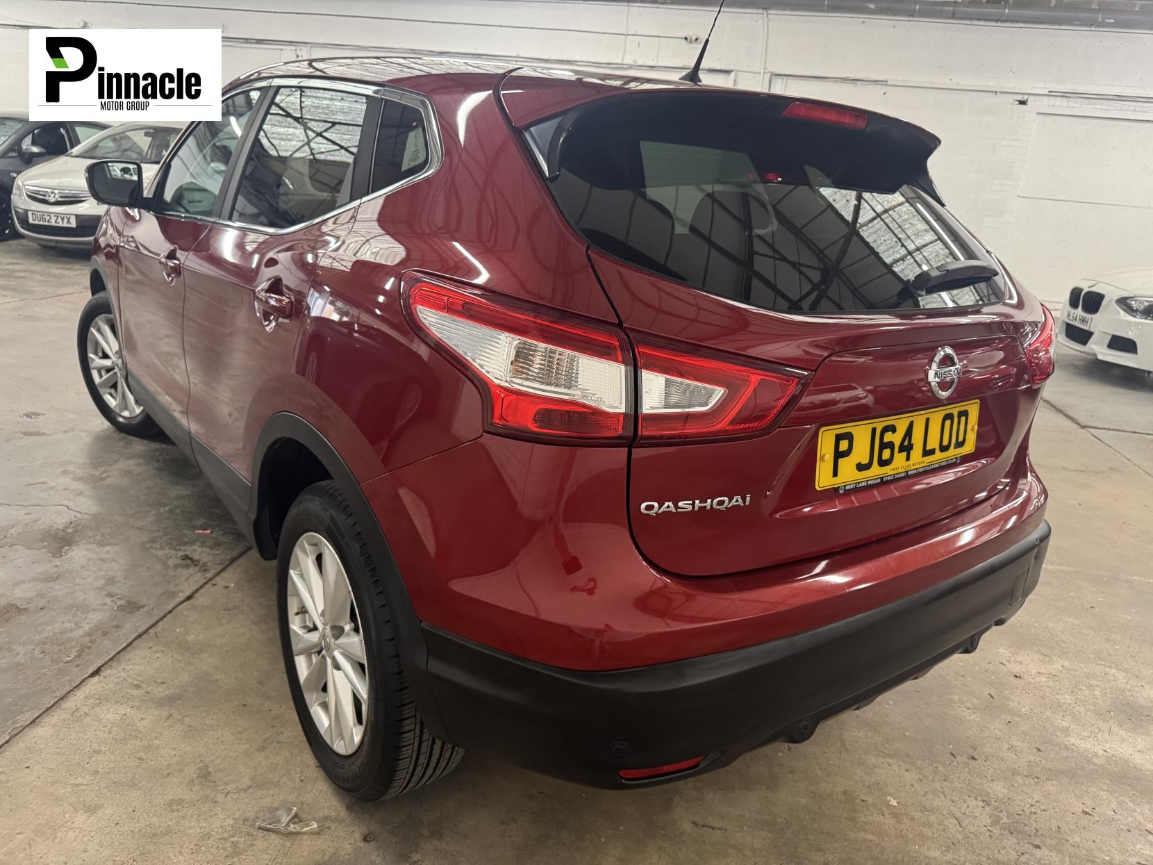 Nissan Qashqai 1.2 DIG-T Acenta Premium SUV 5dr Petrol Manual 2WD Euro 5 (s/s) (115 ps)