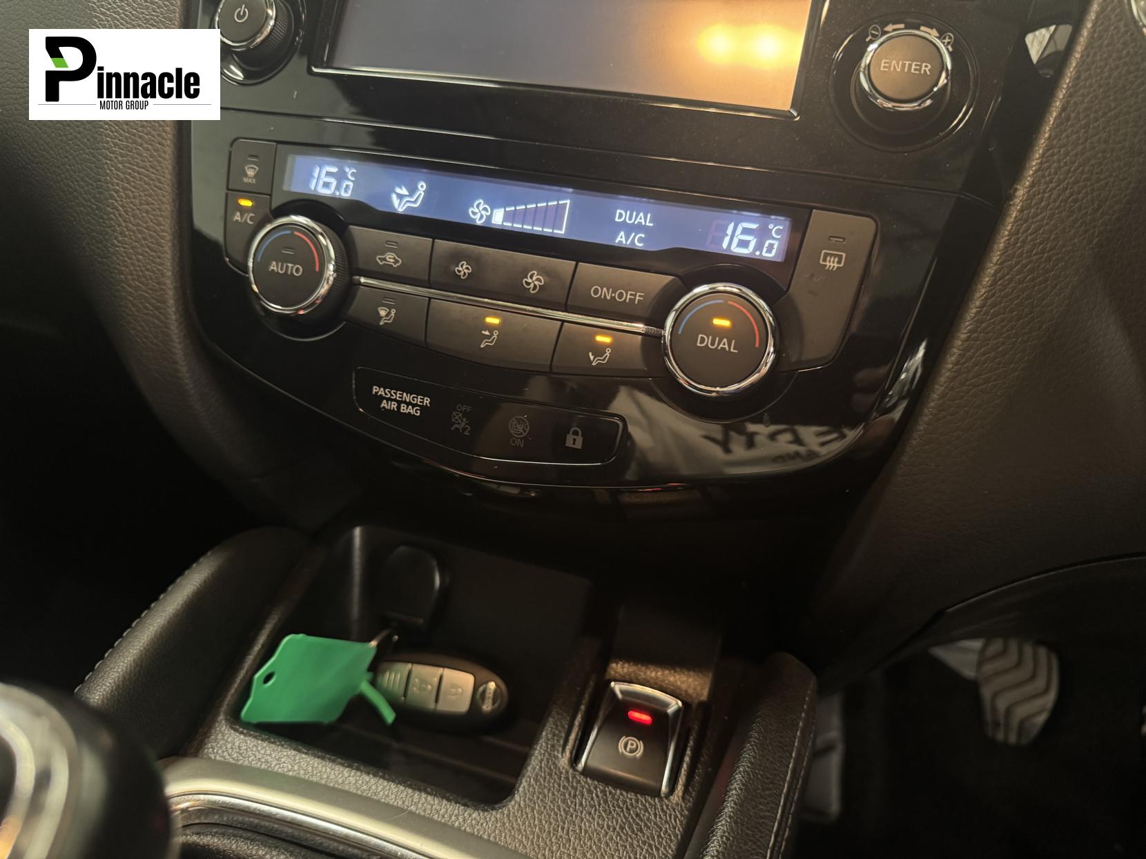 Nissan Qashqai 1.2 DIG-T Acenta Premium SUV 5dr Petrol Manual 2WD Euro 5 (s/s) (115 ps)