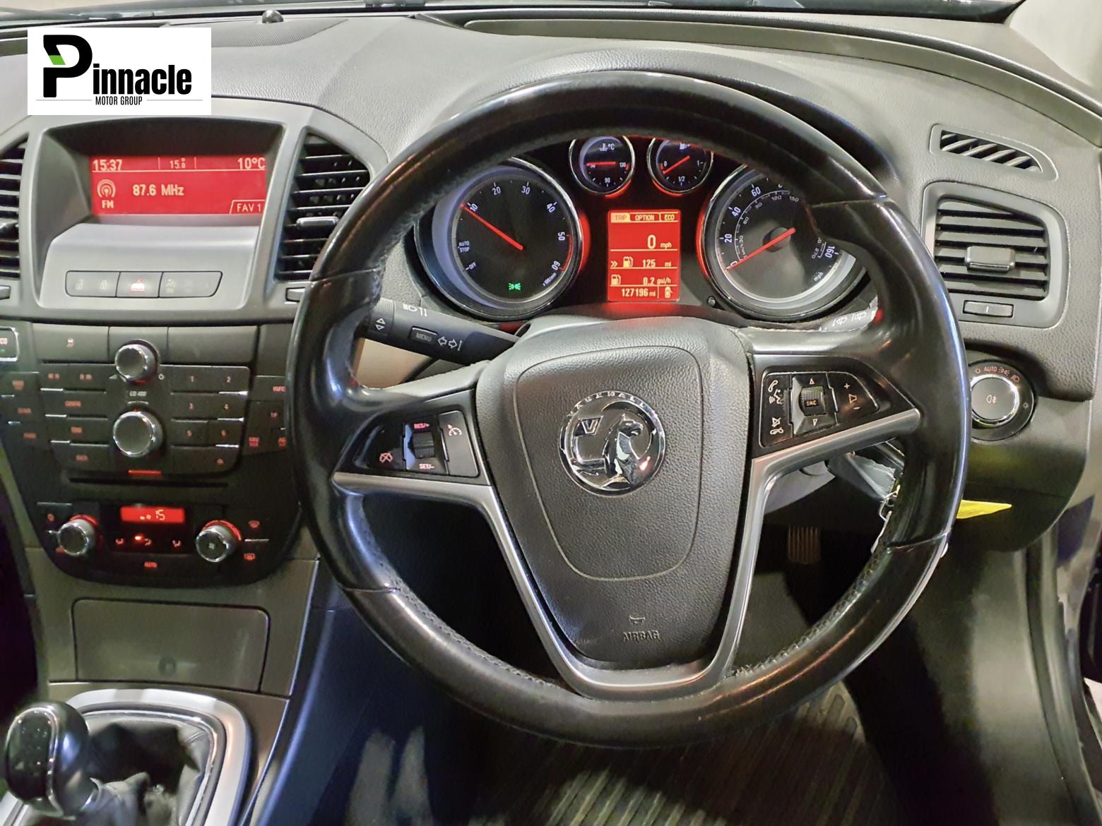 Vauxhall Insignia 2.0 CDTi ecoFLEX Exclusiv Hatchback 5dr Diesel Manual Euro 5 (s/s) (130 ps)