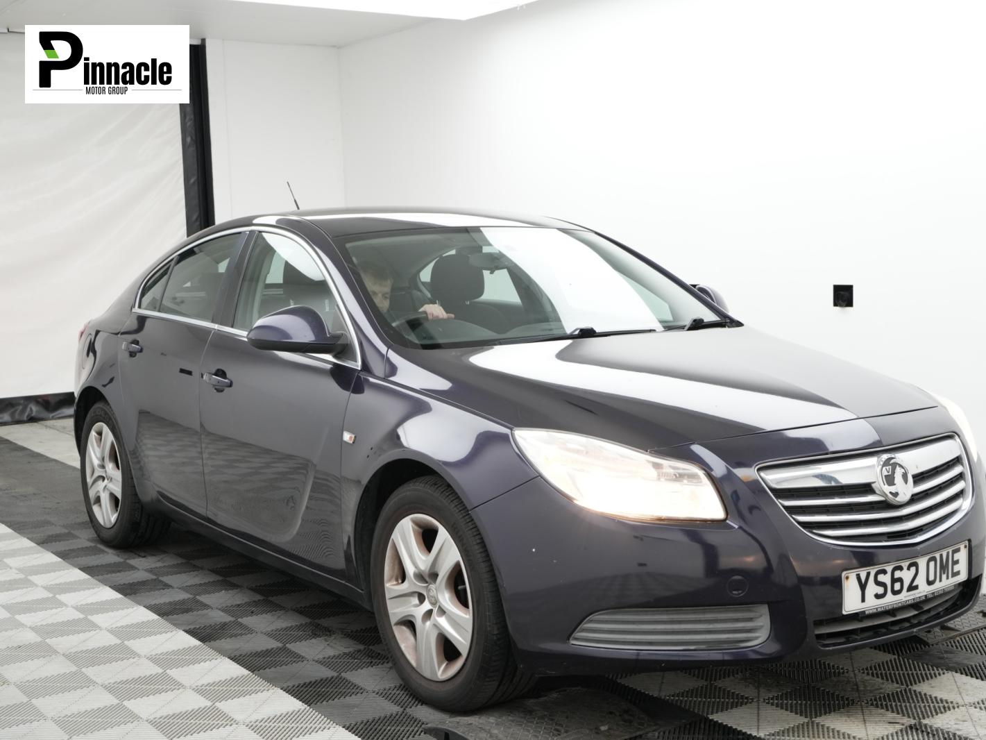 Vauxhall Insignia 2.0 CDTi ecoFLEX Exclusiv Hatchback 5dr Diesel Manual Euro 5 (s/s) (130 ps)