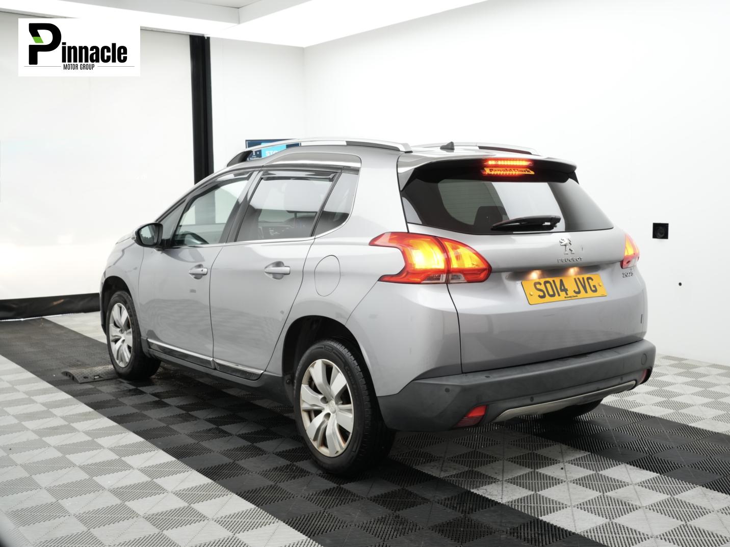 Peugeot 2008 1.2 VTi Allure SUV 5dr Petrol Manual Euro 5 (82 ps)