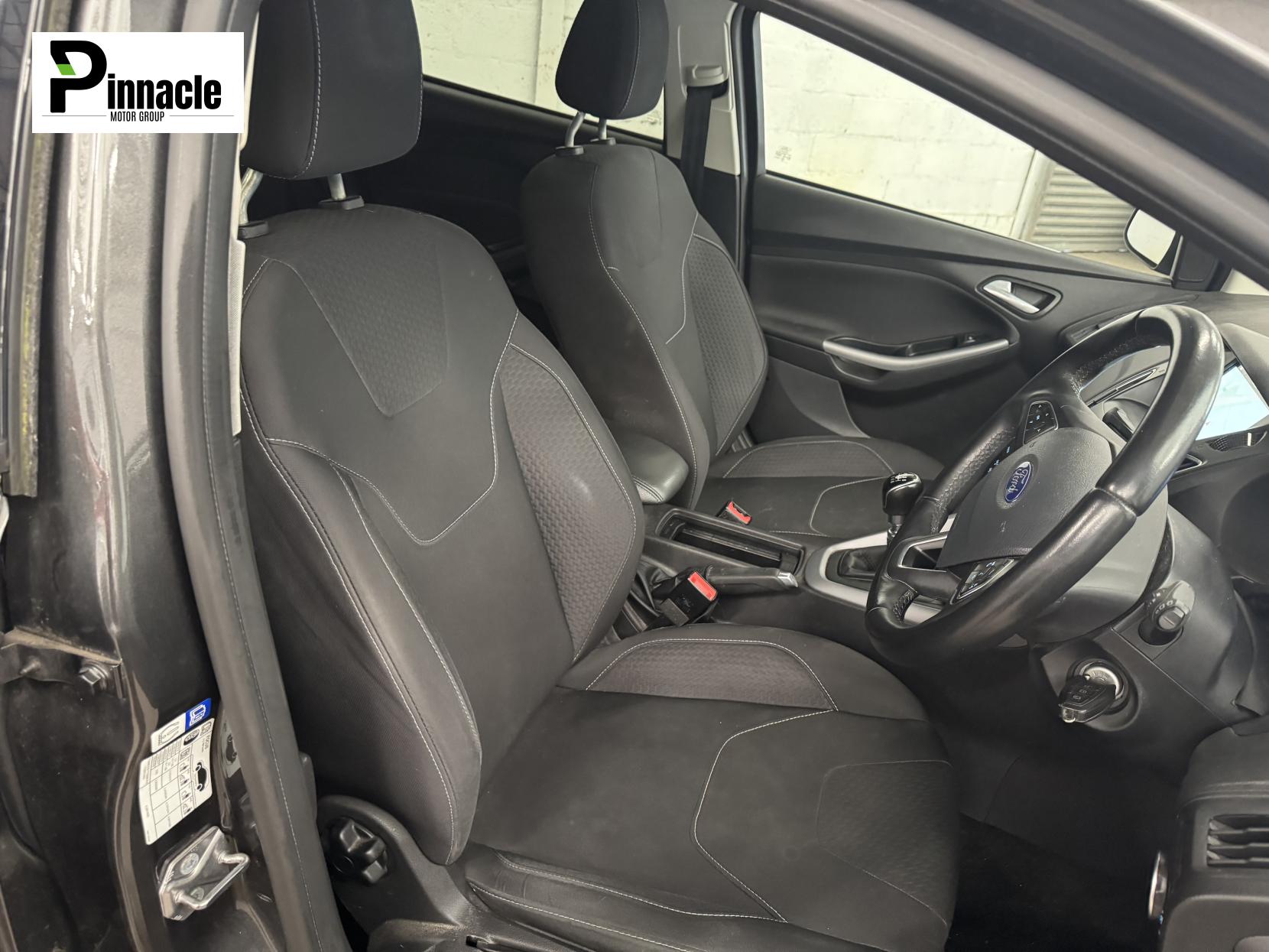 Ford Focus 1.0T EcoBoost Zetec Edition Hatchback 5dr Petrol Manual Euro 6 (s/s) (125 ps)