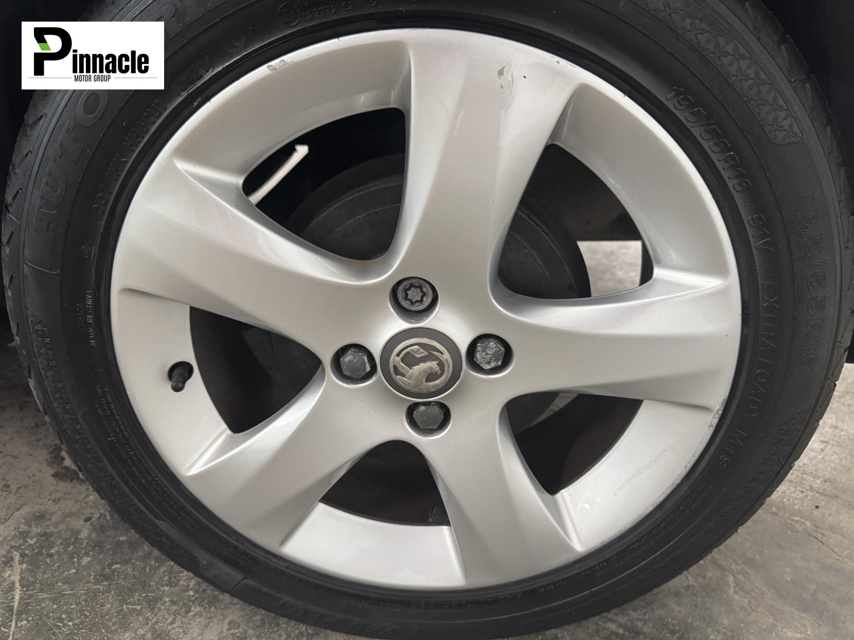 Vauxhall Corsa 1.2 16V SXi Hatchback 5dr Petrol Manual Euro 5 (A/C) (85 ps)