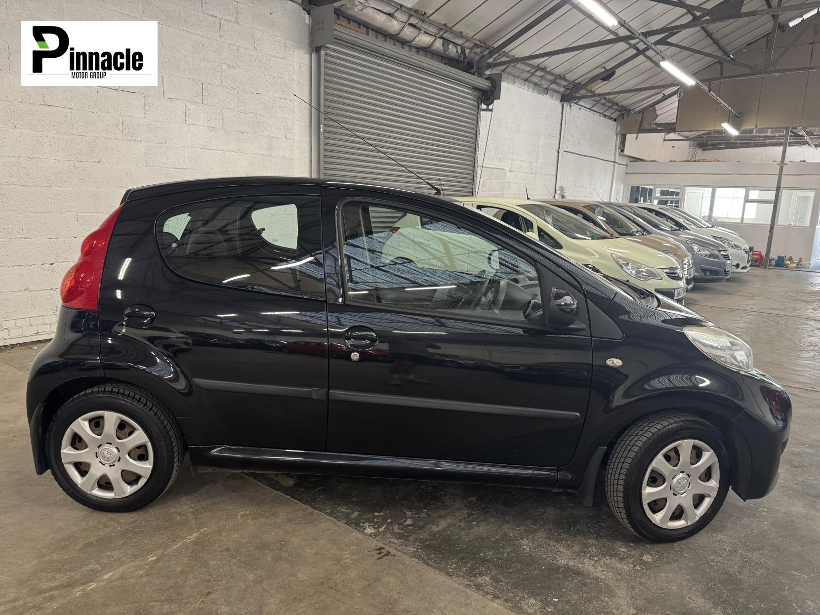 Peugeot 107 1.0 12V Urban Hatchback 5dr Petrol Manual Euro 4 (68 ps)