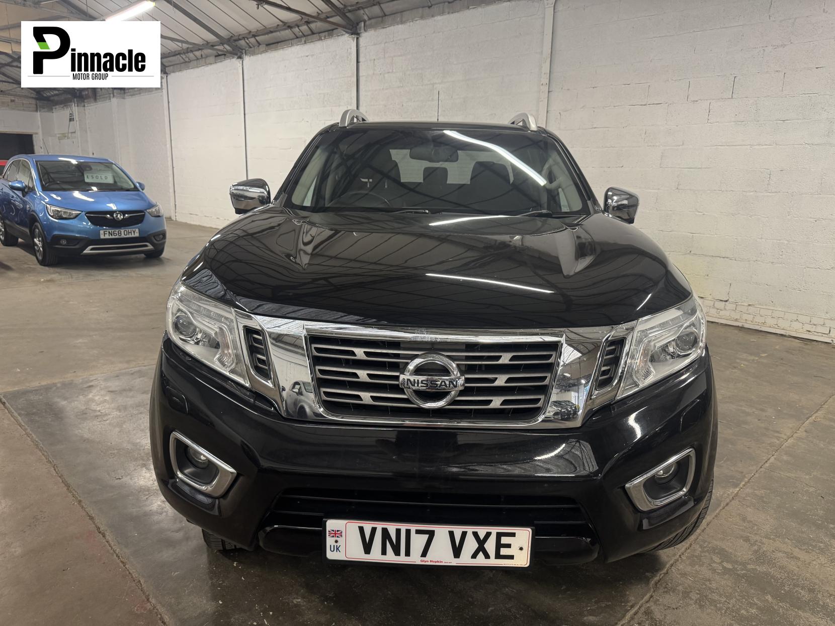 Nissan Navara 2.3 dCi Tekna Pickup Double Cab 4dr Diesel Manual 4WD Euro 6 (s/s) (190 ps)