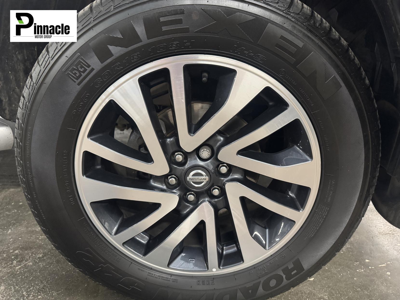 Nissan Navara 2.3 dCi Tekna Pickup Double Cab 4dr Diesel Manual 4WD Euro 6 (s/s) (190 ps)