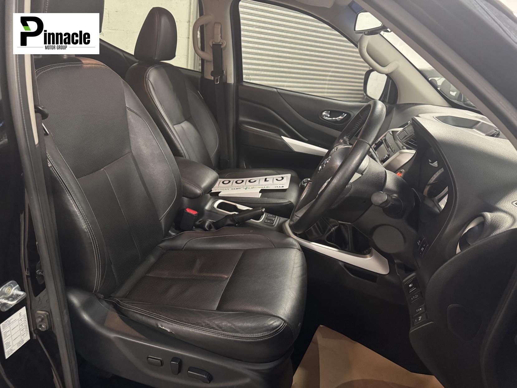 Nissan Navara 2.3 dCi Tekna Pickup Double Cab 4dr Diesel Manual 4WD Euro 6 (s/s) (190 ps)