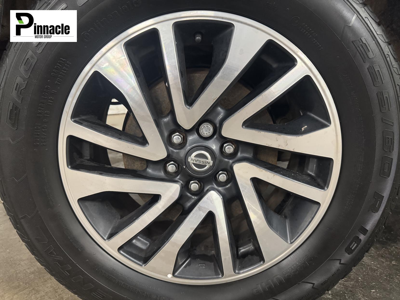 Nissan Navara 2.3 dCi Tekna Pickup Double Cab 4dr Diesel Manual 4WD Euro 6 (s/s) (190 ps)