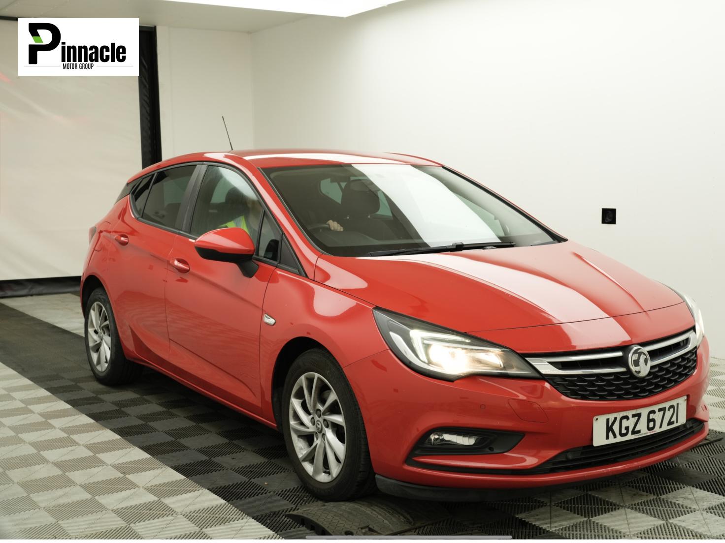 Vauxhall Astra 1.6 CDTi ecoTEC BlueInjection Tech Line Nav Hatchback 5dr Diesel Manual Euro 6 (s/s) (110 ps)