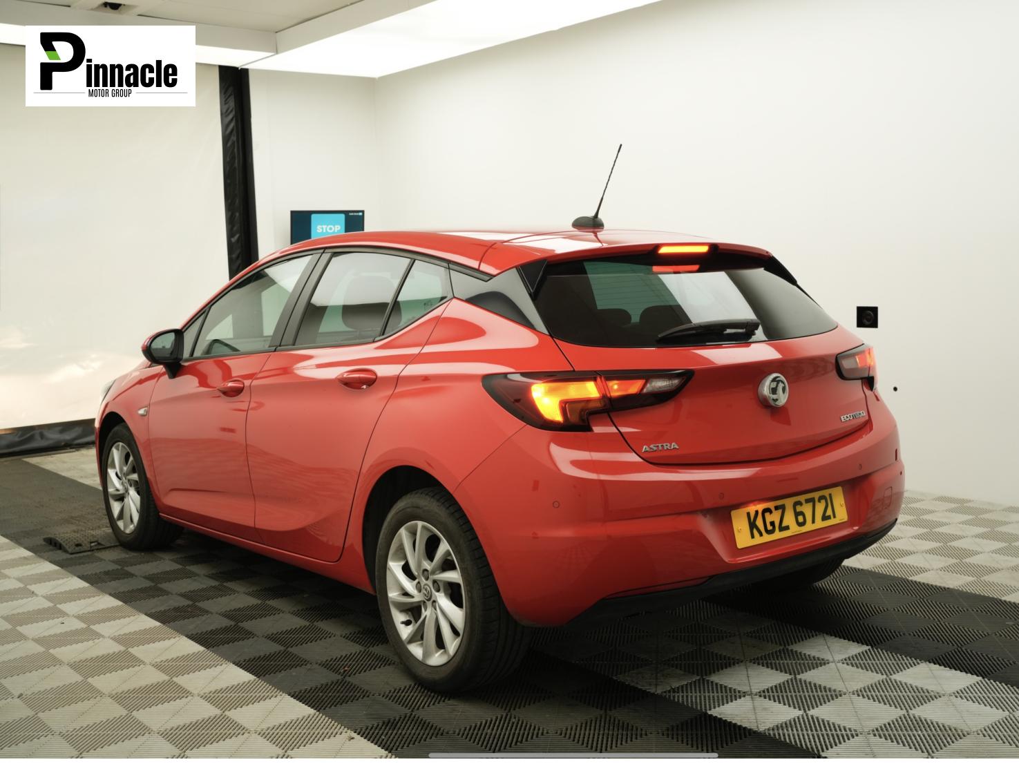 Vauxhall Astra 1.6 CDTi ecoTEC BlueInjection Tech Line Nav Hatchback 5dr Diesel Manual Euro 6 (s/s) (110 ps)