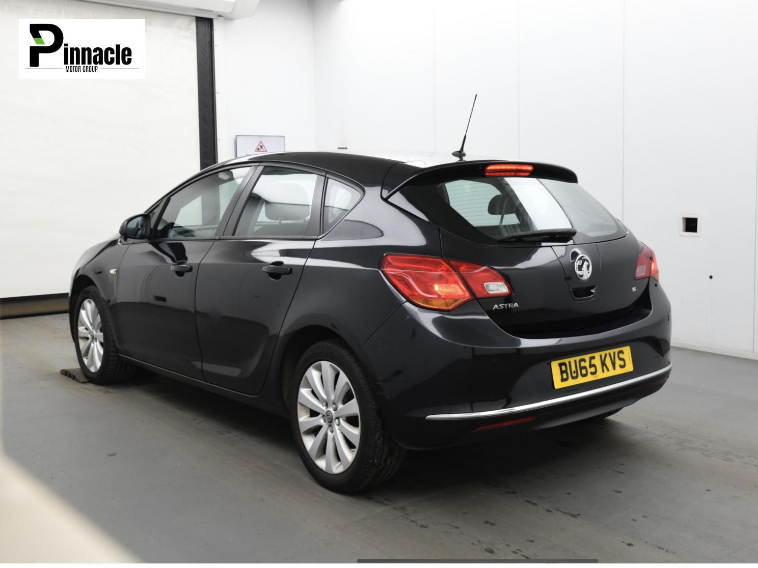 Vauxhall Astra 1.6i Design Hatchback 5dr Petrol Manual Euro 6 (115 ps)