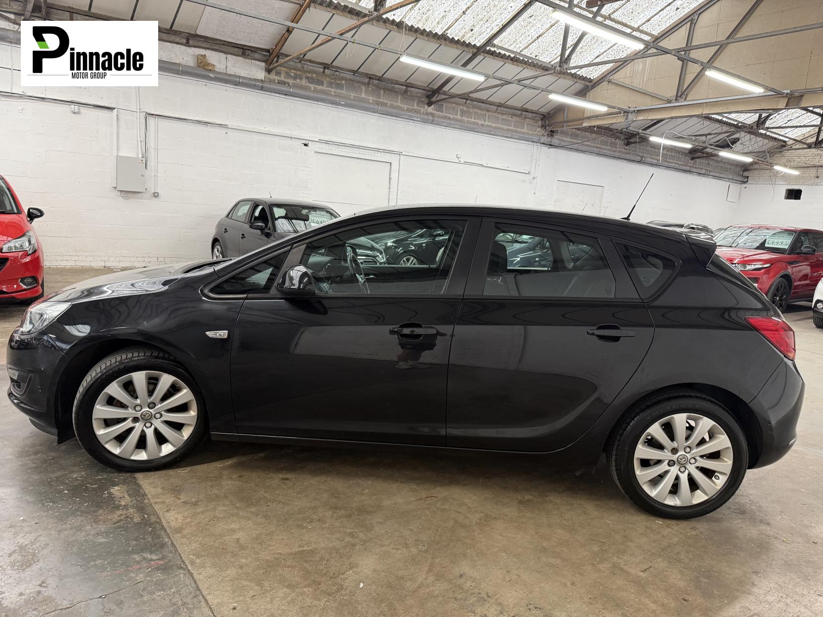 Vauxhall Astra 1.6i Design Hatchback 5dr Petrol Manual Euro 6 (115 ps)