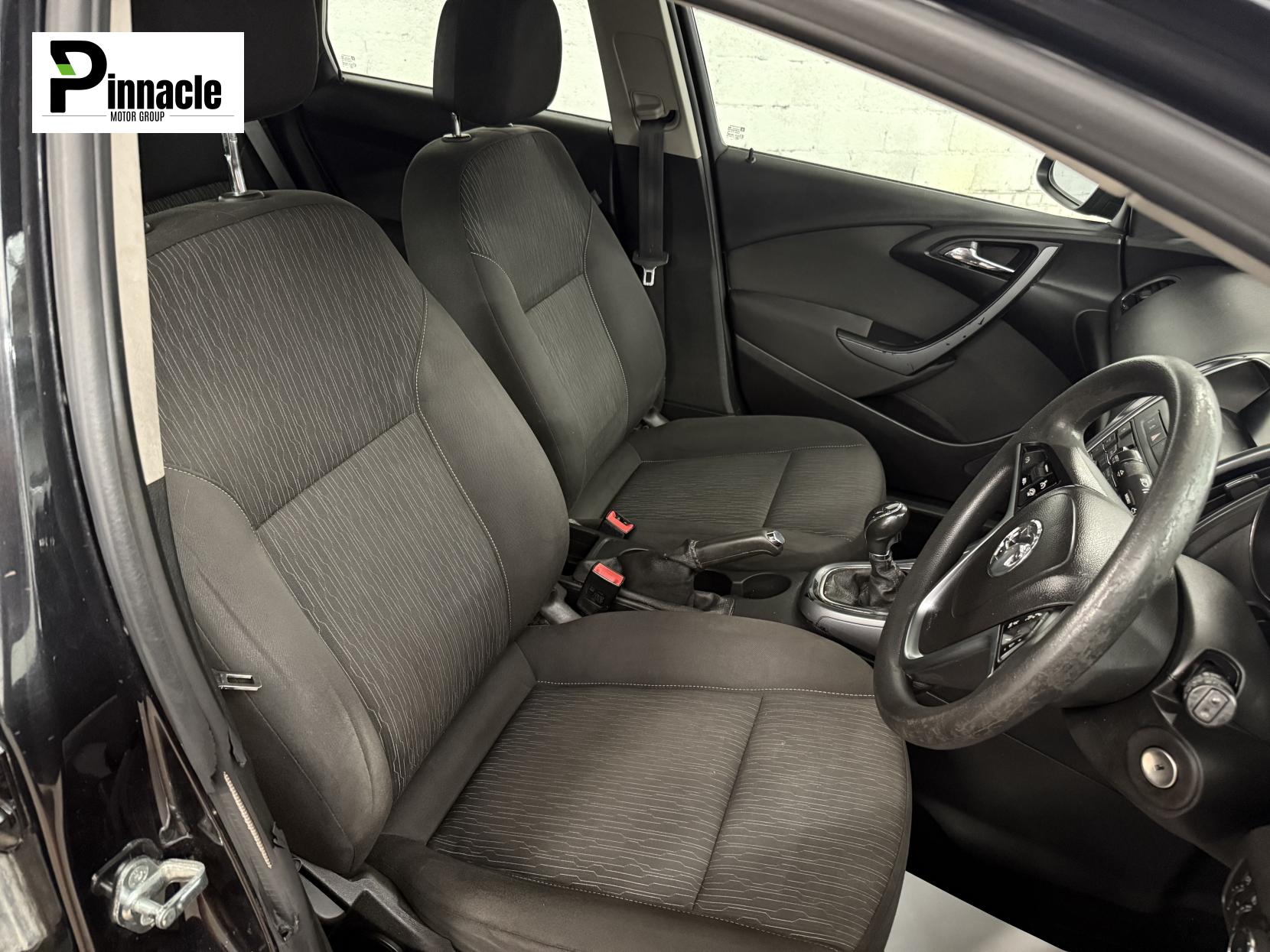Vauxhall Astra 1.6i Design Hatchback 5dr Petrol Manual Euro 6 (115 ps)