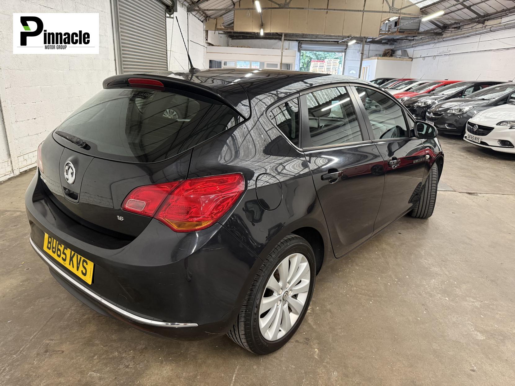 Vauxhall Astra 1.6i Design Hatchback 5dr Petrol Manual Euro 6 (115 ps)