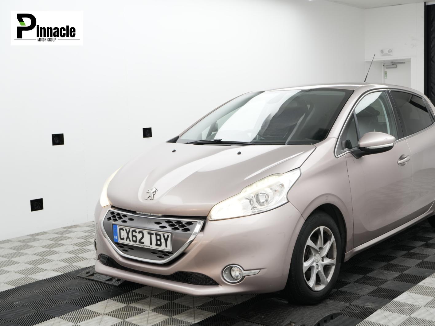 Peugeot 208 1.4 e-HDi Allure Hatchback 5dr Diesel EGC Euro 5 (s/s) (70 ps)
