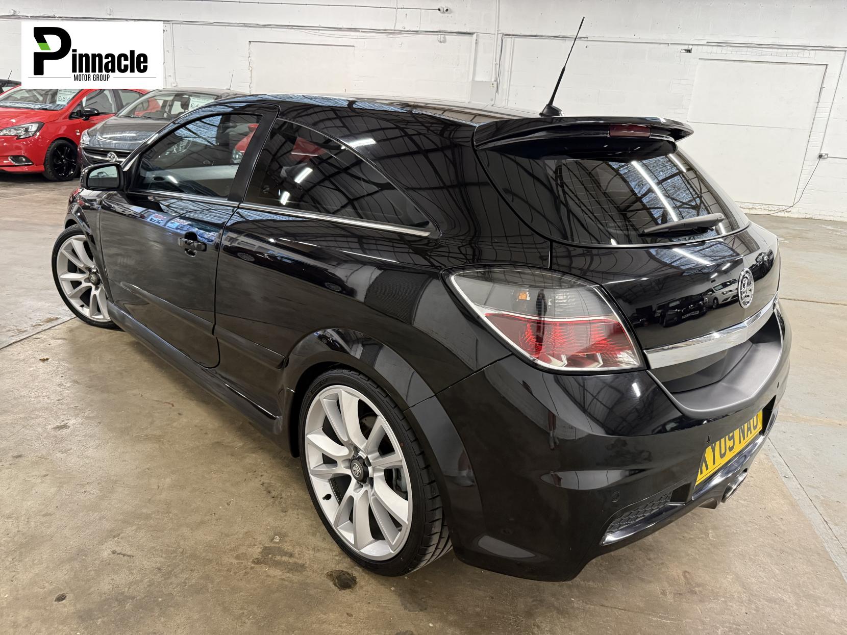 Vauxhall Astra 2.0i 16v VXR Sport Hatch 3dr Petrol Manual (221 g/km, 237 bhp)