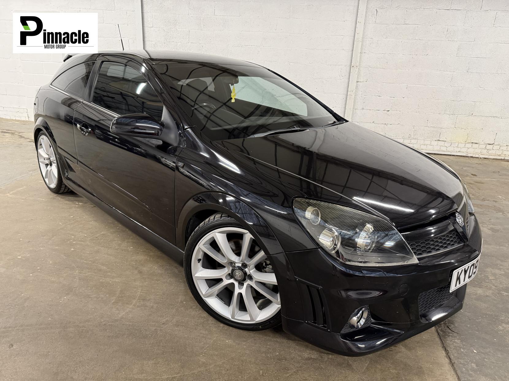 Vauxhall Astra 2.0i 16v VXR Sport Hatch 3dr Petrol Manual (221 g/km, 237 bhp)