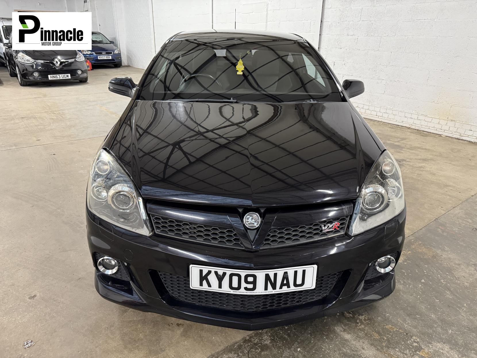 Vauxhall Astra 2.0i 16v VXR Sport Hatch 3dr Petrol Manual (221 g/km, 237 bhp)