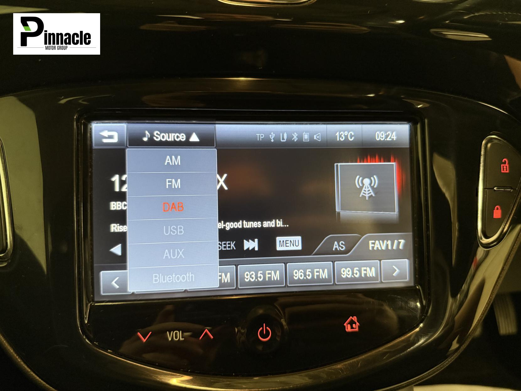 Vauxhall ADAM 1.4 16v GLAM Hatchback 3dr Petrol Manual Euro 5 (87 ps)