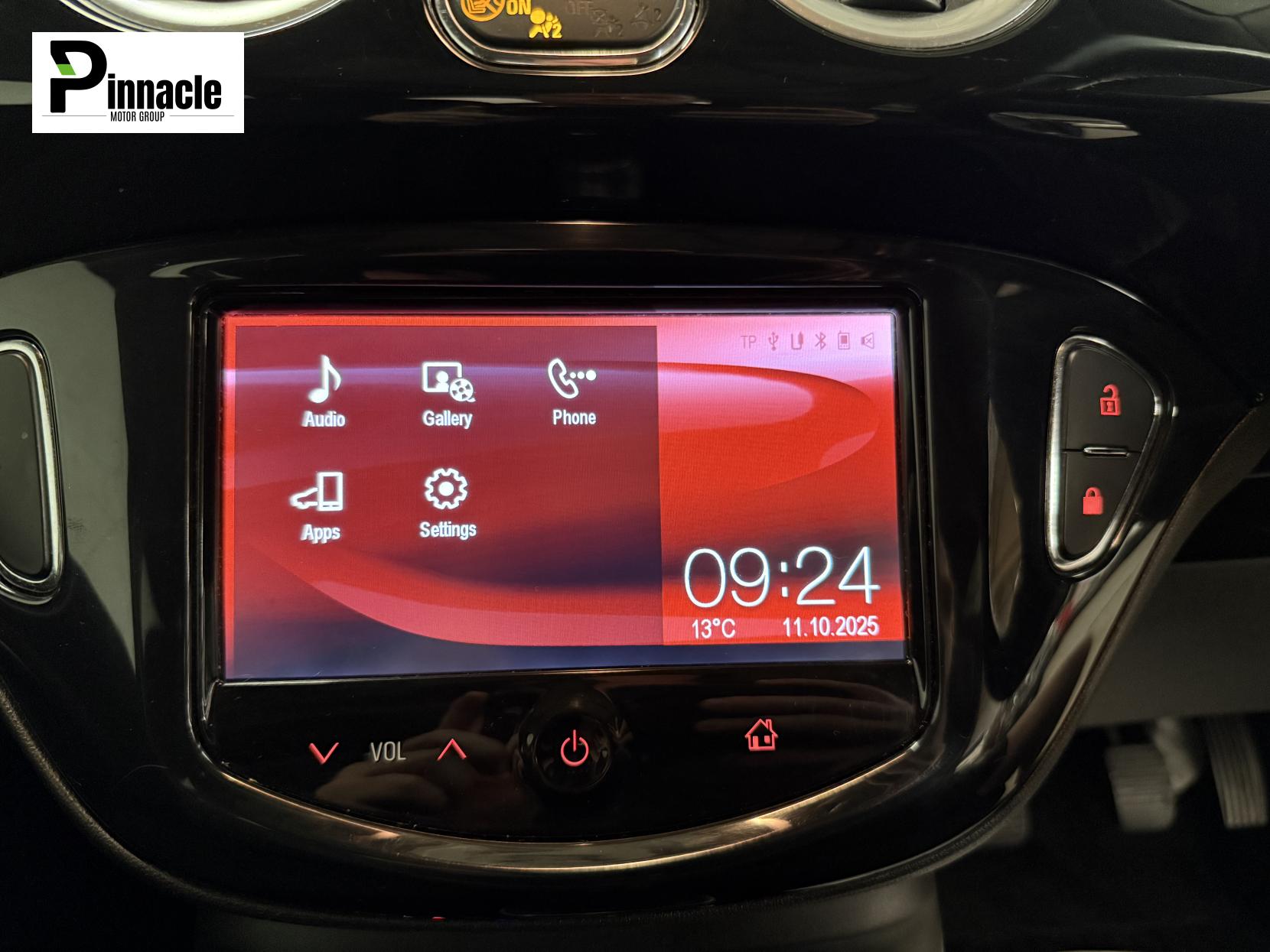 Vauxhall ADAM 1.4 16v GLAM Hatchback 3dr Petrol Manual Euro 5 (87 ps)