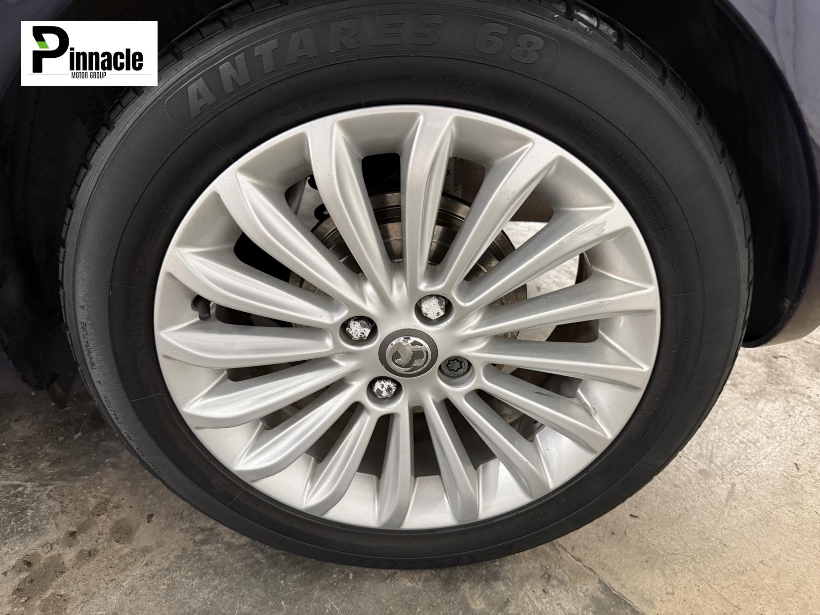 Vauxhall ADAM 1.4 16v GLAM Hatchback 3dr Petrol Manual Euro 5 (87 ps)