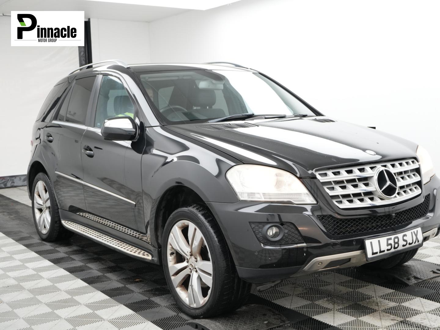 Mercedes-Benz M Class 3.0 ML320 CDI V6 Sport SUV 5dr Diesel Tiptronic 4WD Euro 4 (224 ps)