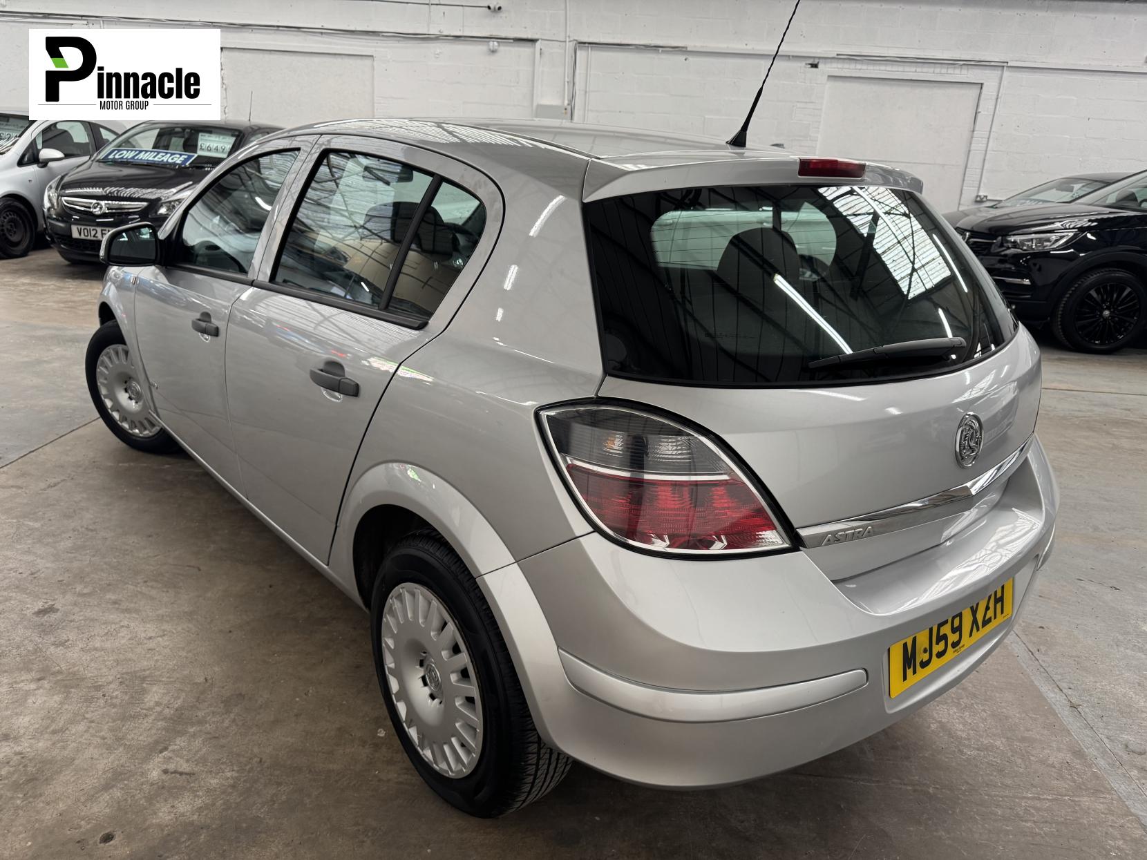 Vauxhall Astra 1.4i 16v Life Hatchback 5dr Petrol Manual (146 g/km, 89 bhp)