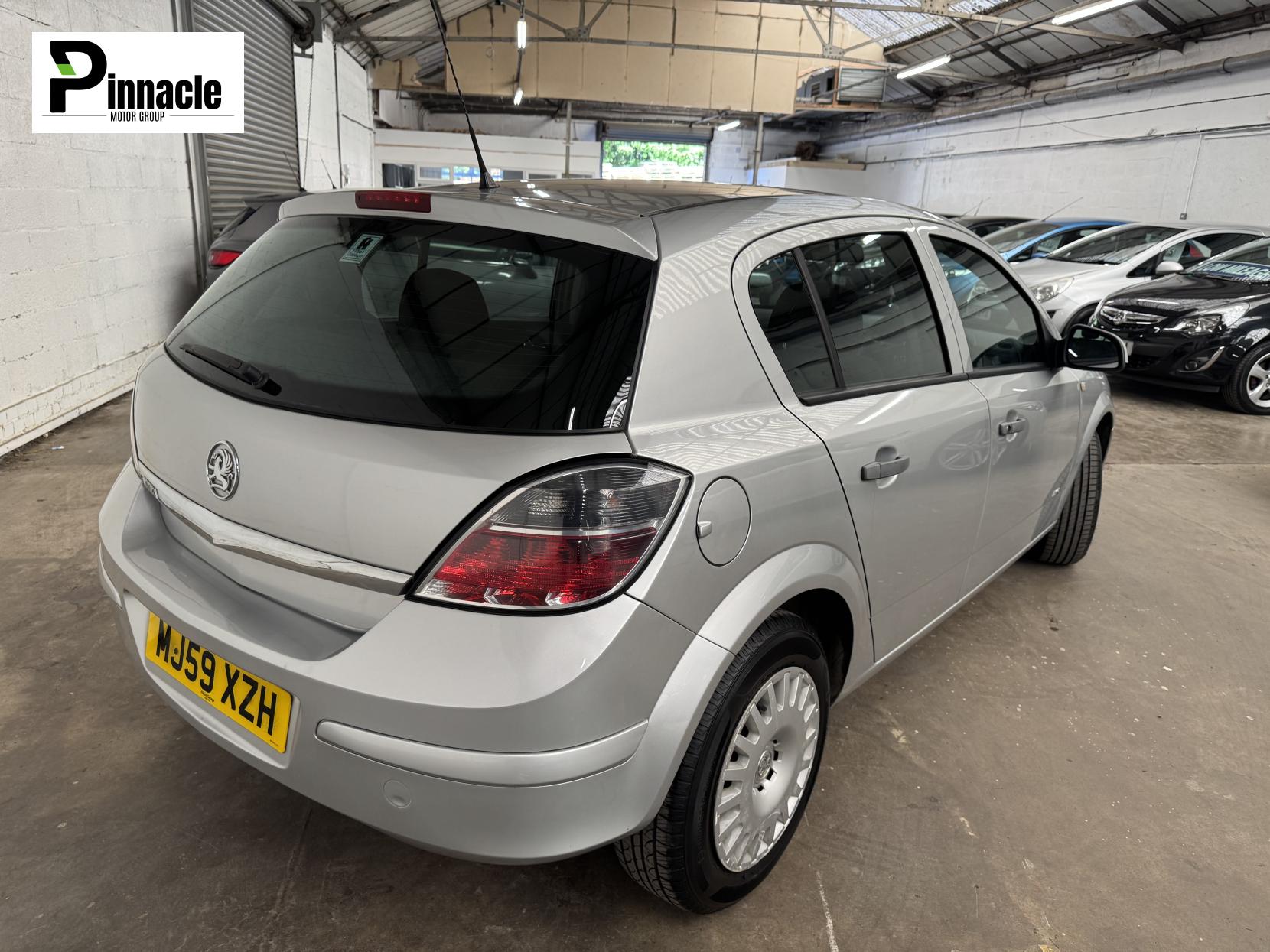 Vauxhall Astra 1.4i 16v Life Hatchback 5dr Petrol Manual (146 g/km, 89 bhp)