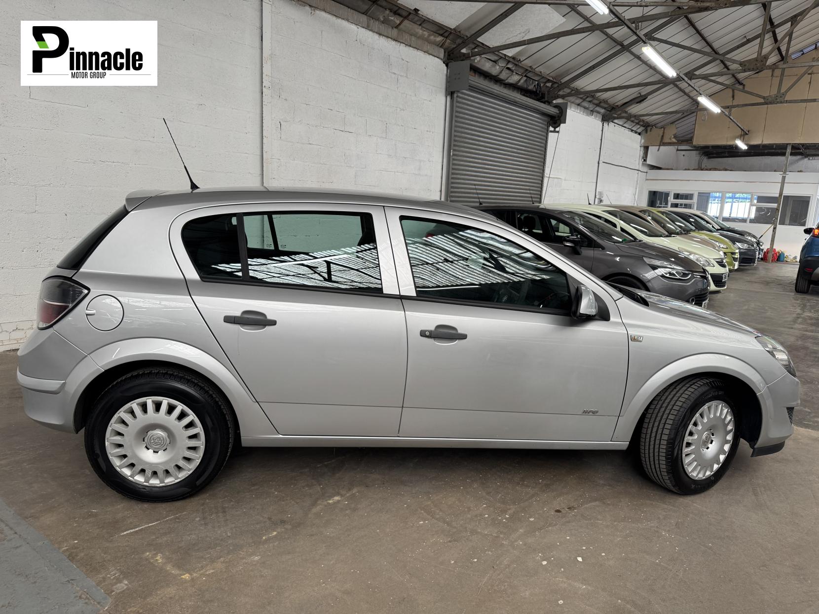 Vauxhall Astra 1.4i 16v Life Hatchback 5dr Petrol Manual (146 g/km, 89 bhp)