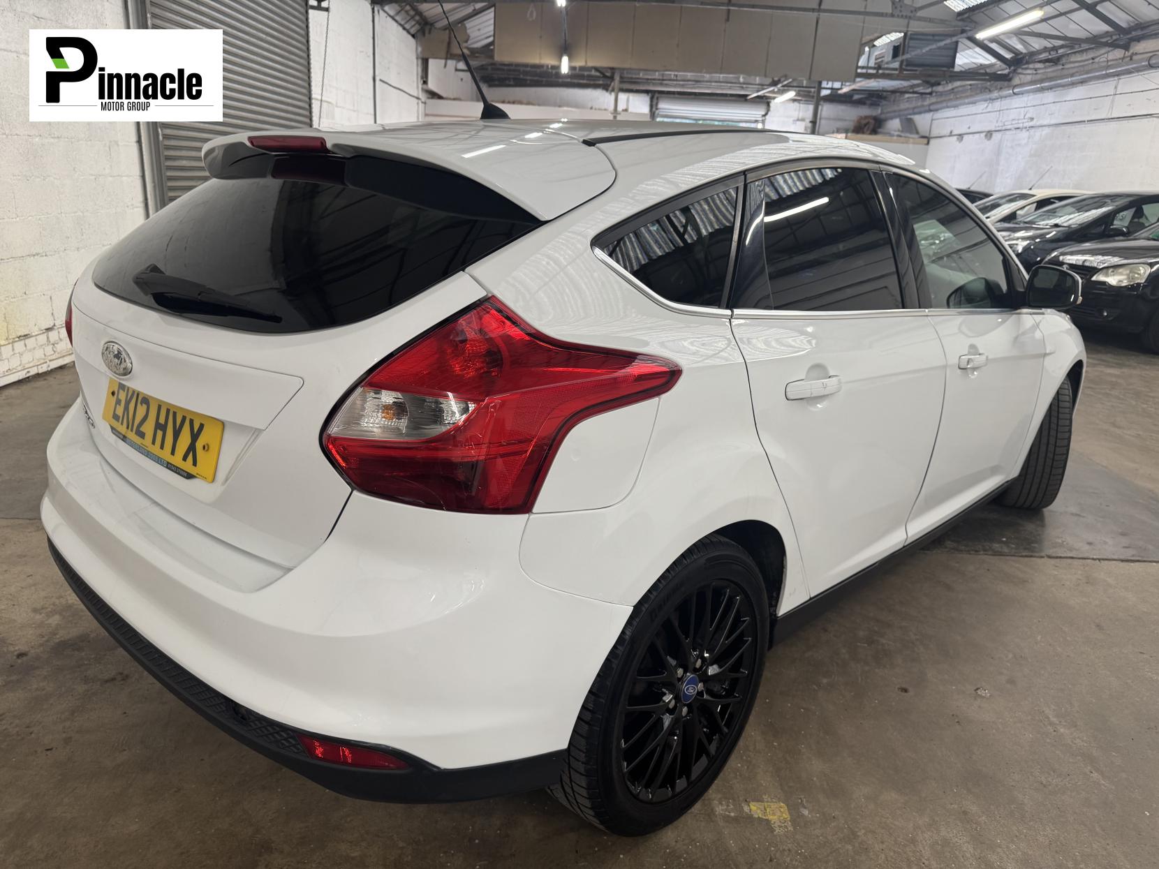 Ford Focus 1.6 Zetec Hatchback 5dr Petrol Manual Euro 5 (125 ps)