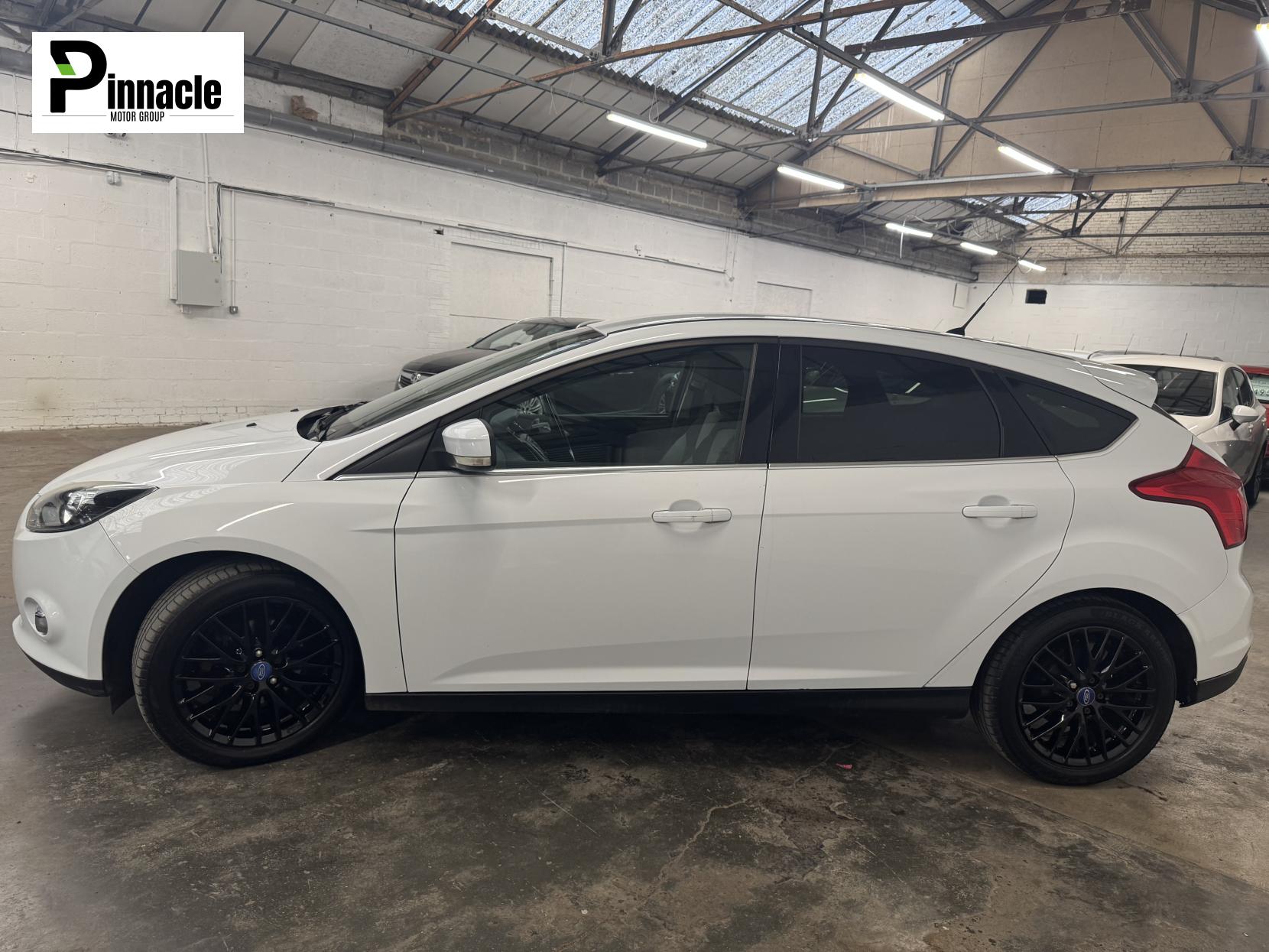 Ford Focus 1.6 Zetec Hatchback 5dr Petrol Manual Euro 5 (125 ps)