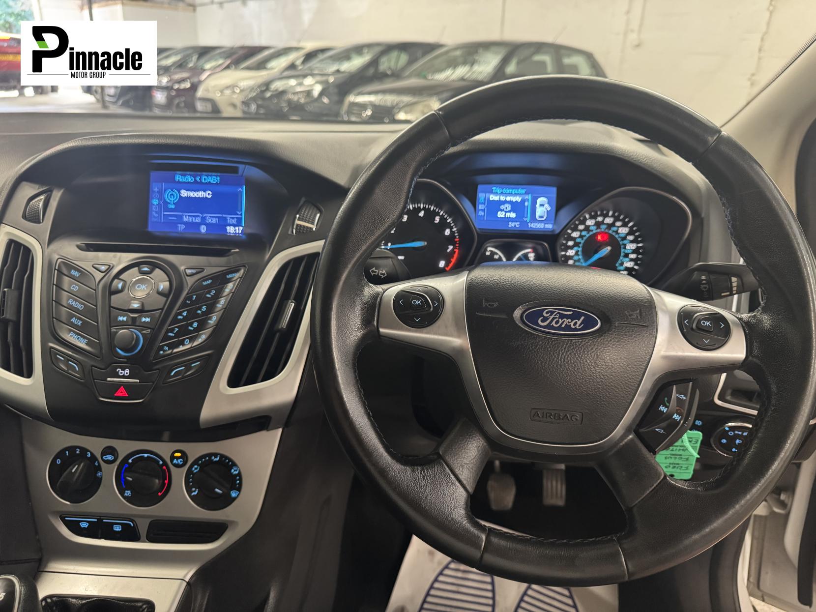 Ford Focus 1.6 Zetec Hatchback 5dr Petrol Manual Euro 5 (125 ps)