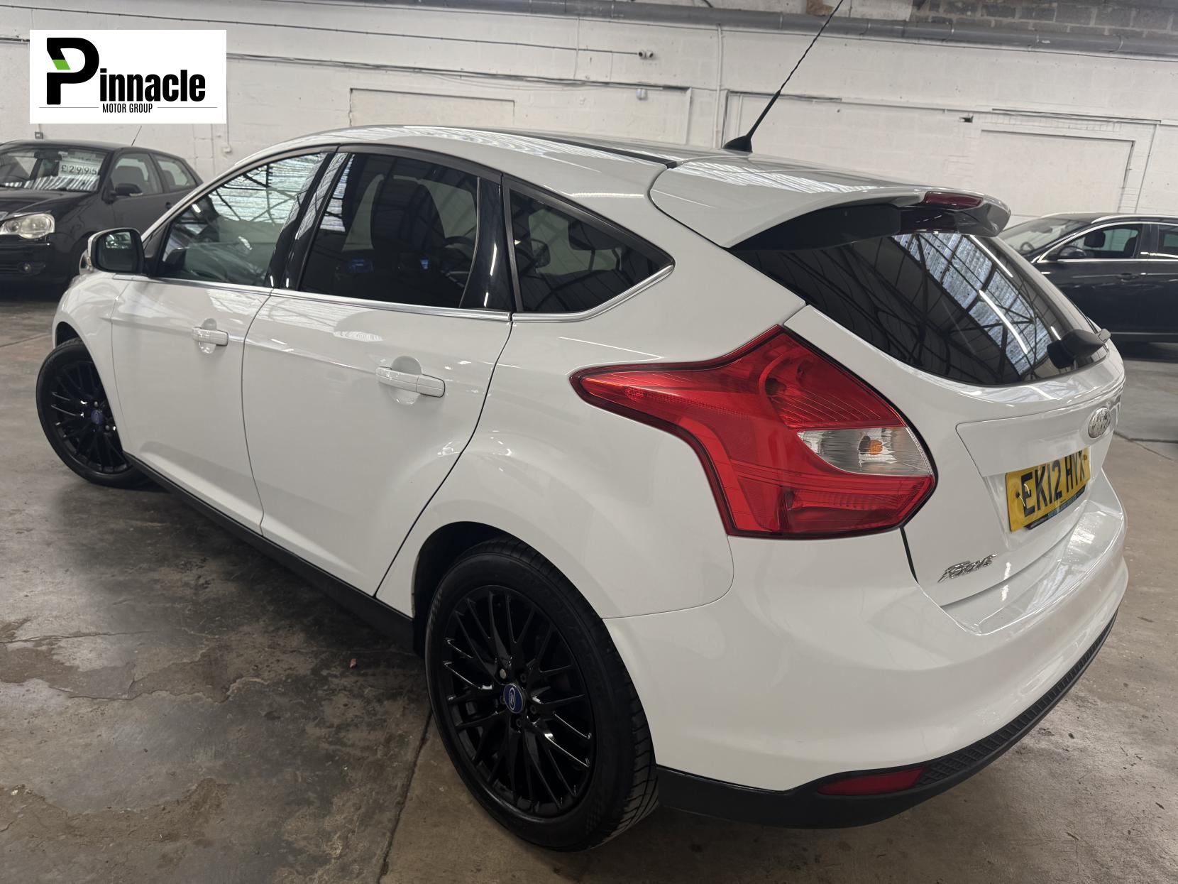 Ford Focus 1.6 Zetec Hatchback 5dr Petrol Manual Euro 5 (125 ps)