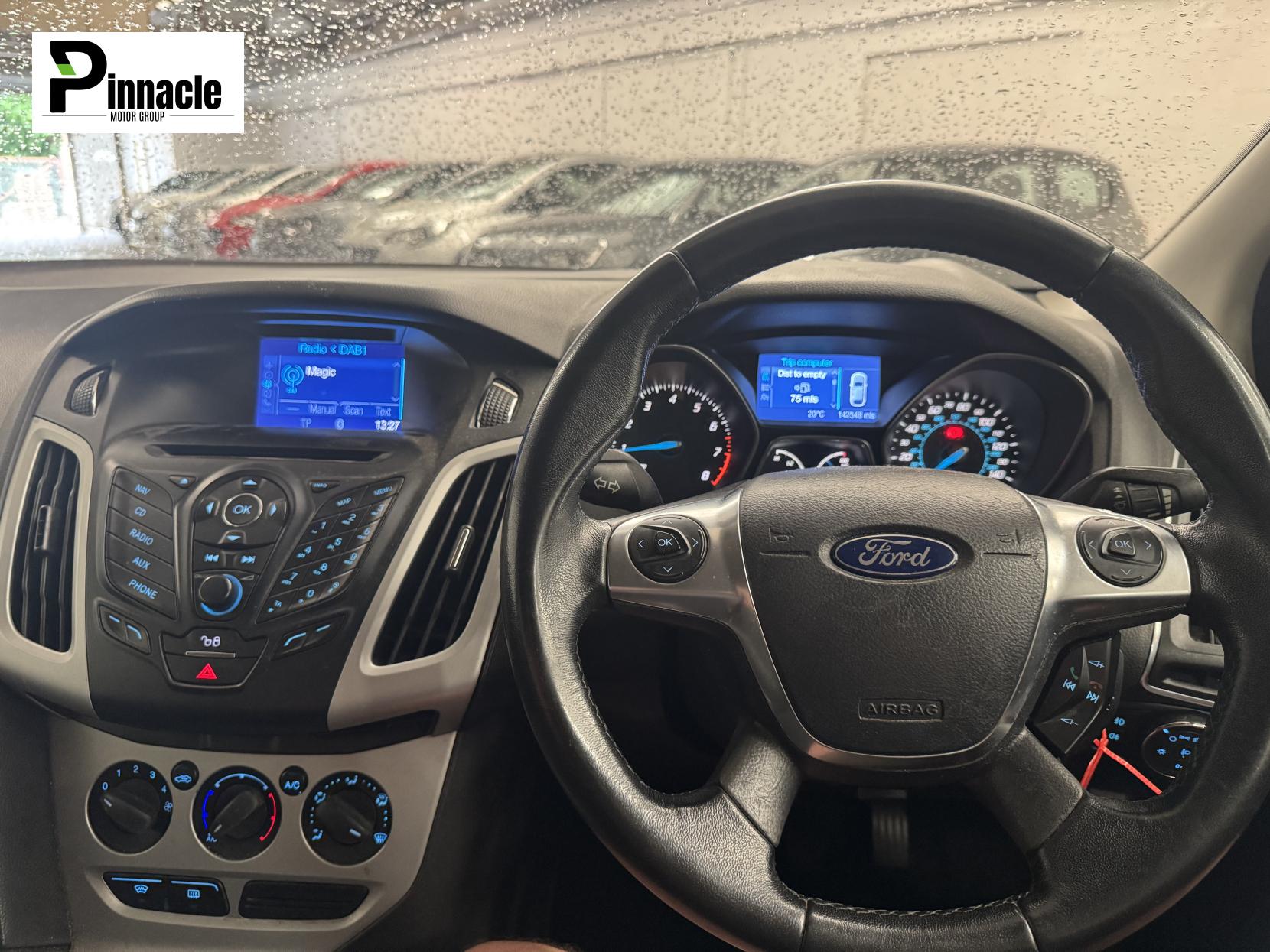 Ford Focus 1.6 Zetec Hatchback 5dr Petrol Manual Euro 5 (125 ps)