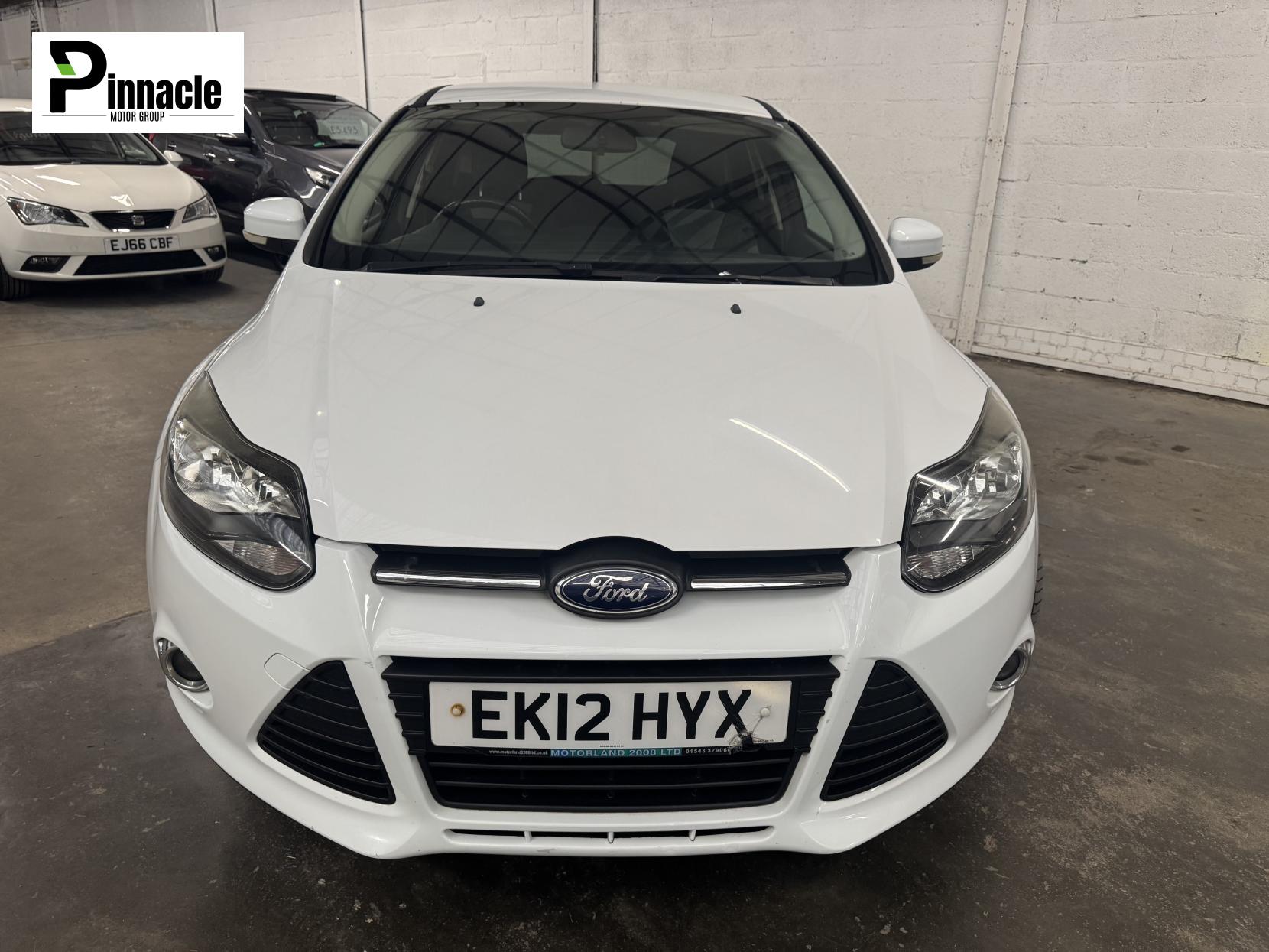 Ford Focus 1.6 Zetec Hatchback 5dr Petrol Manual Euro 5 (125 ps)