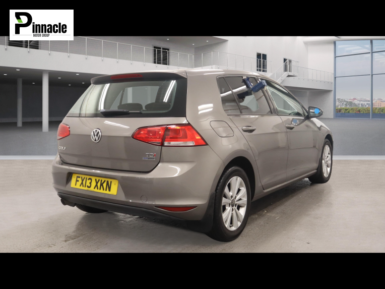 Volkswagen Golf 1.6 TDI BlueMotion Tech SE Hatchback 5dr Diesel Manual Euro 5 (s/s) (105 ps)