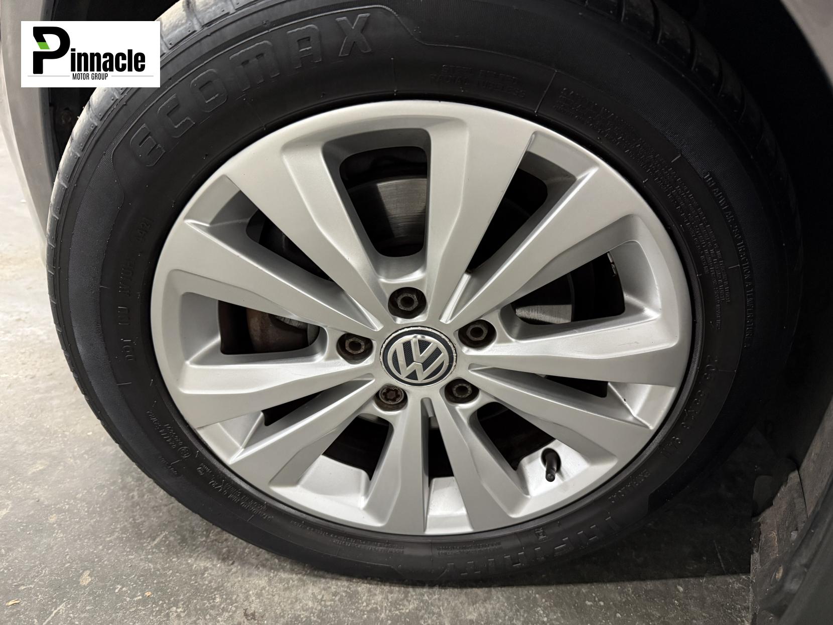 Volkswagen Golf 1.6 TDI BlueMotion Tech SE Hatchback 5dr Diesel Manual Euro 5 (s/s) (105 ps)