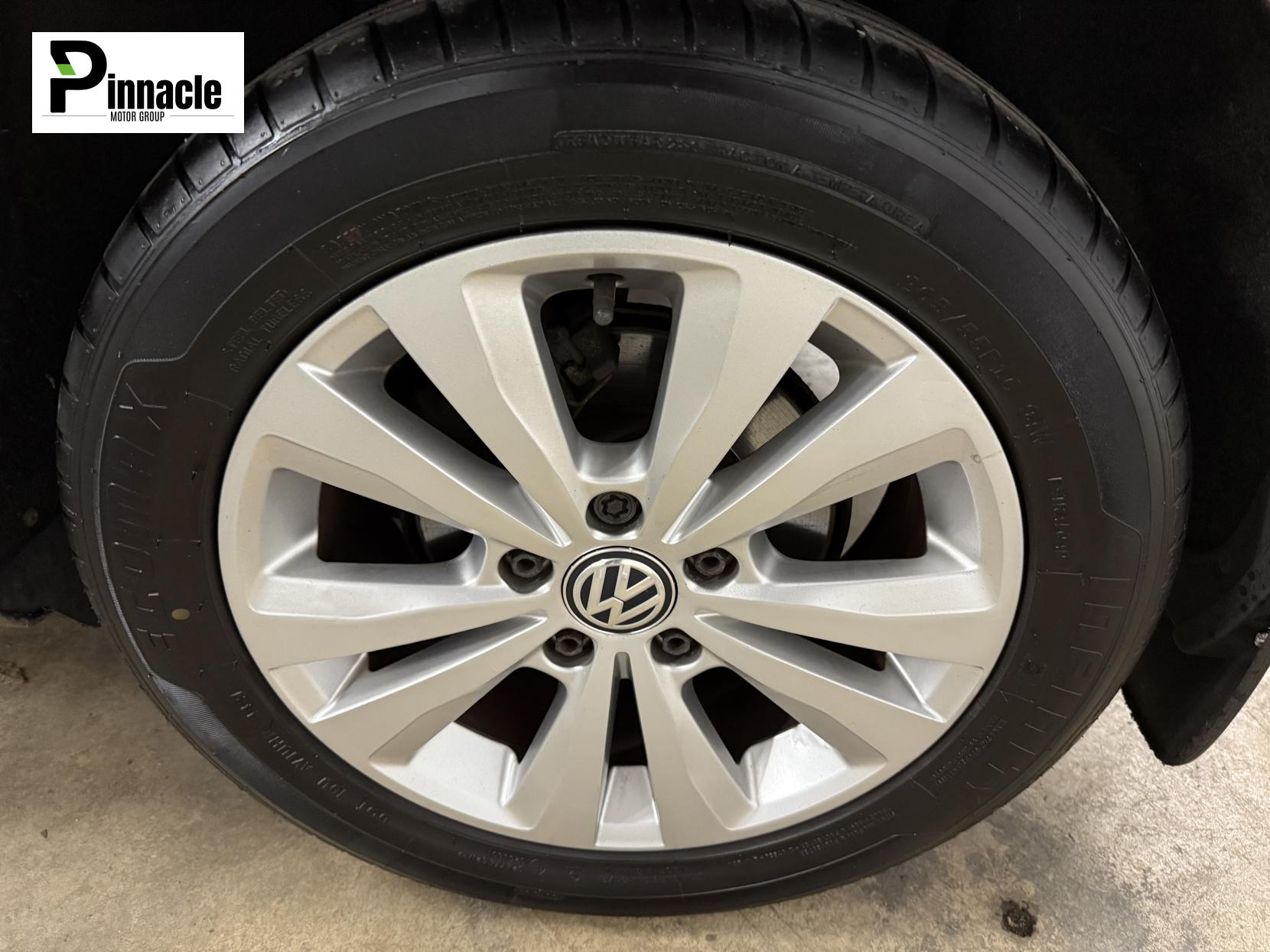 Volkswagen Golf 1.6 TDI BlueMotion Tech SE Hatchback 5dr Diesel Manual Euro 5 (s/s) (105 ps)