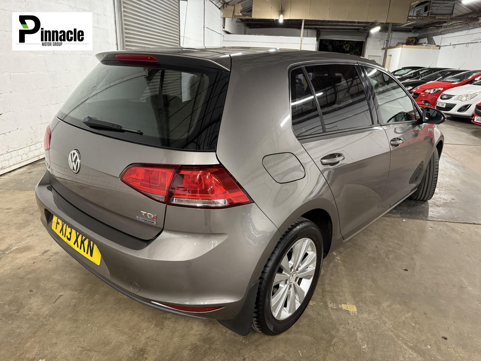 Volkswagen Golf 1.6 TDI BlueMotion Tech SE Hatchback 5dr Diesel Manual Euro 5 (s/s) (105 ps)