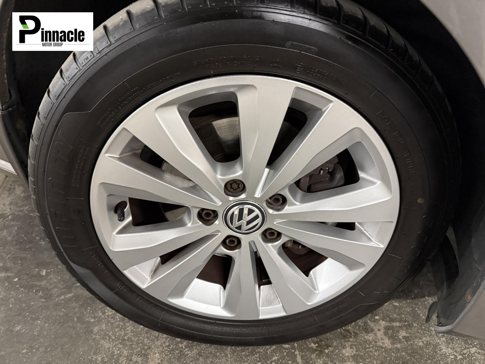 Volkswagen Golf 1.6 TDI BlueMotion Tech SE Hatchback 5dr Diesel Manual Euro 5 (s/s) (105 ps)